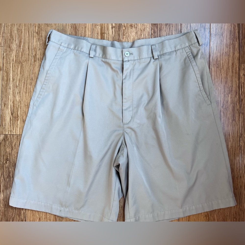 NIKE GOLF Shorts Dri-Fit Size 40 Khaki. 1300